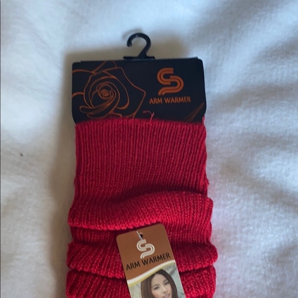 SALE 2/$27 Red Stretchy New Arm Warmers Bundle 2 or More Sale Items 4 Discount - Picture 5 of 11